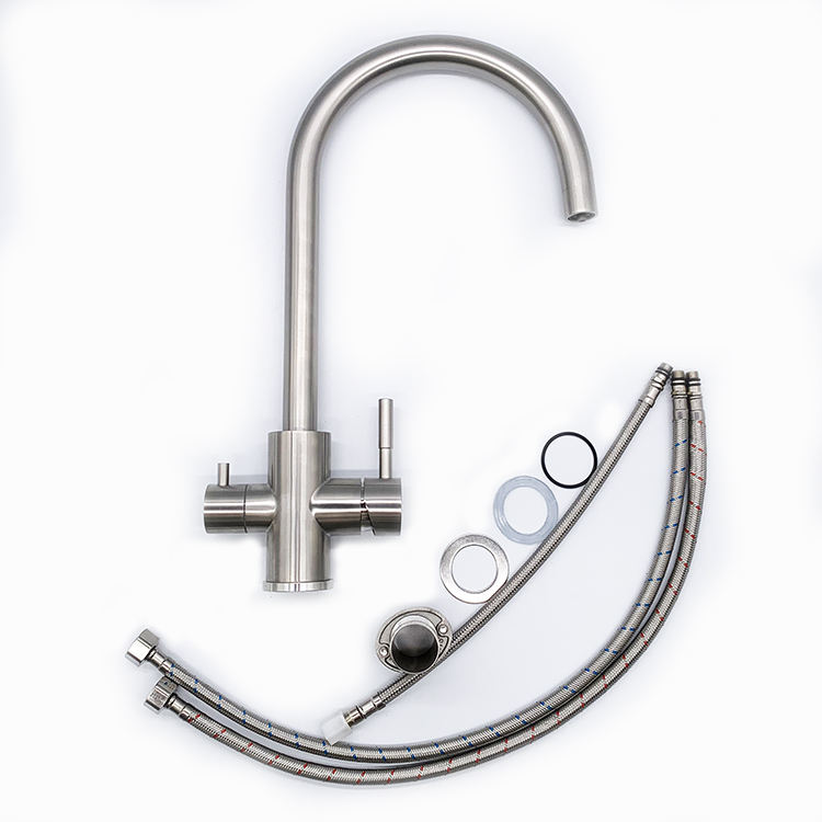 kitchen faucet with filtered water dispenser