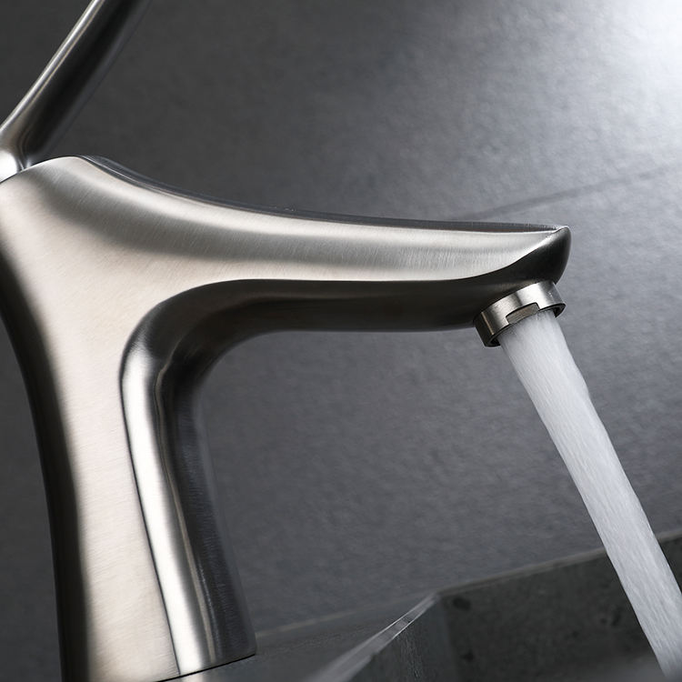 delta bathroom sink faucets chrome