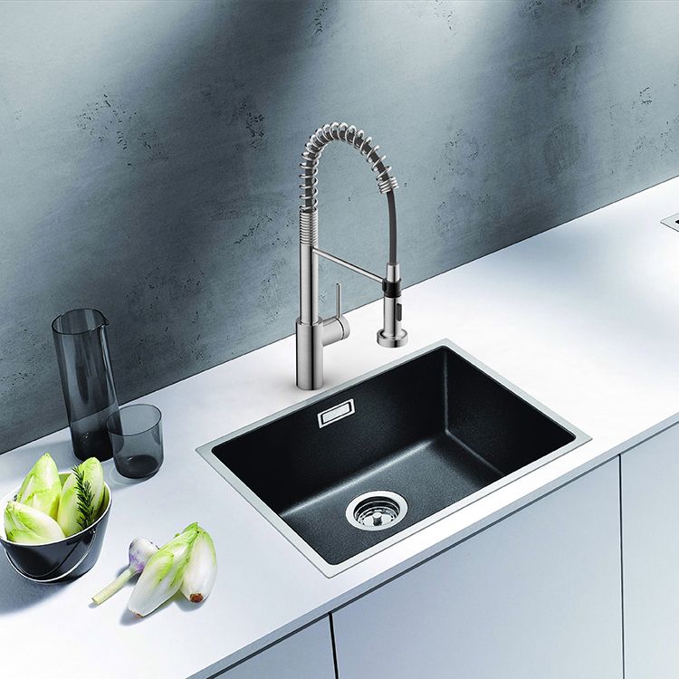 New Design Flexible Spring Kitchen Faucet Stainless Steel 304 Pull Down Kitchen Faucet with Magnetic Mounted Sprayer