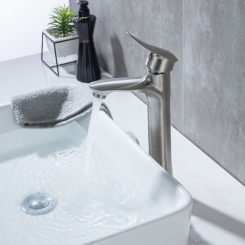 center bathroom faucet