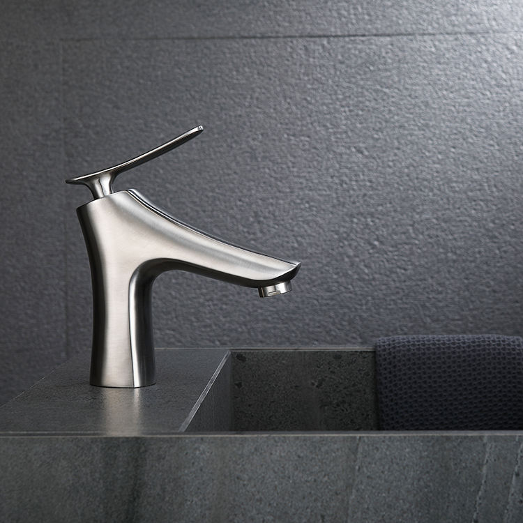 delta bathroom faucets chrome