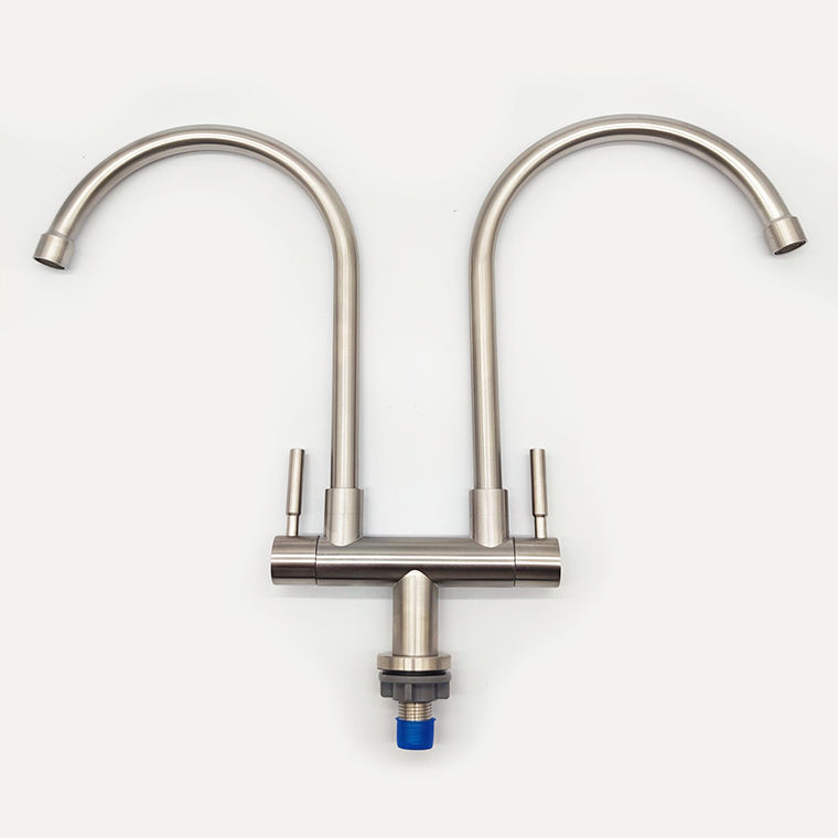 2 handle kitchen faucet with pull down sprayer