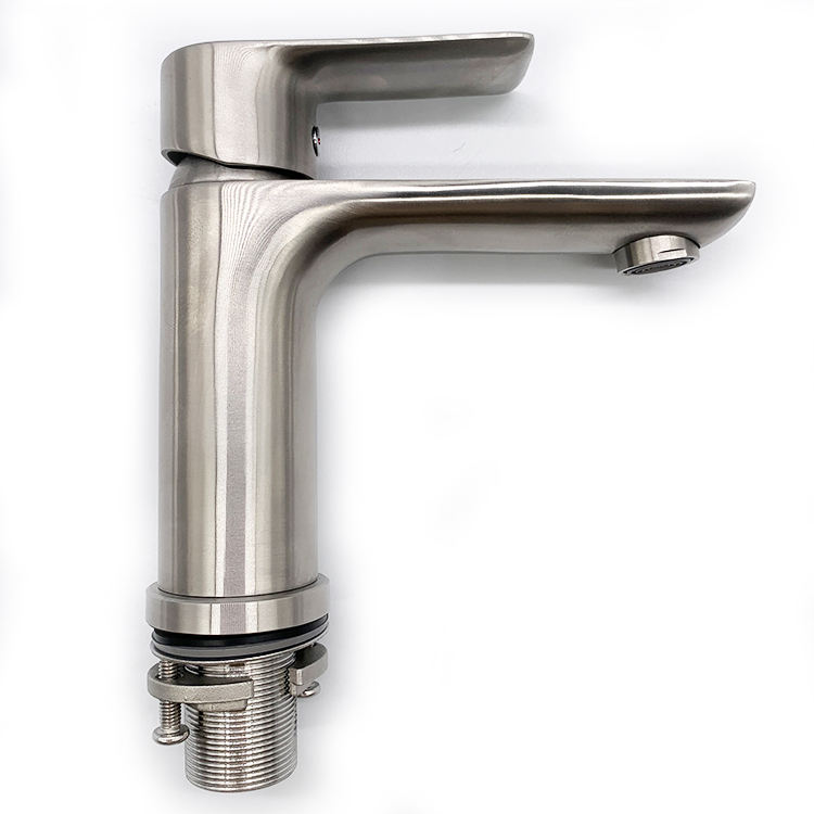 chrome bathroom sink faucet